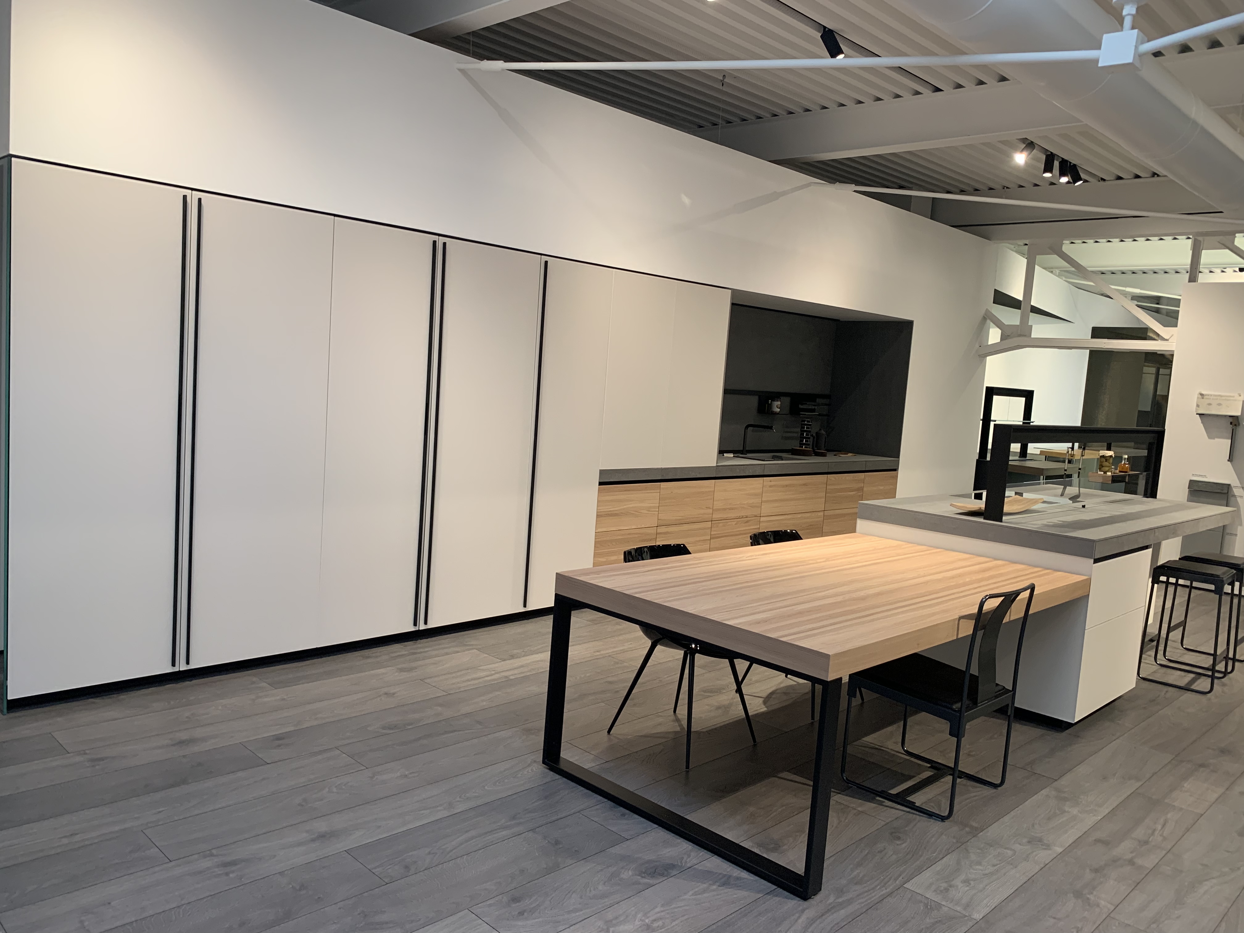 THE BESPOKE KITCHEN thumbnail