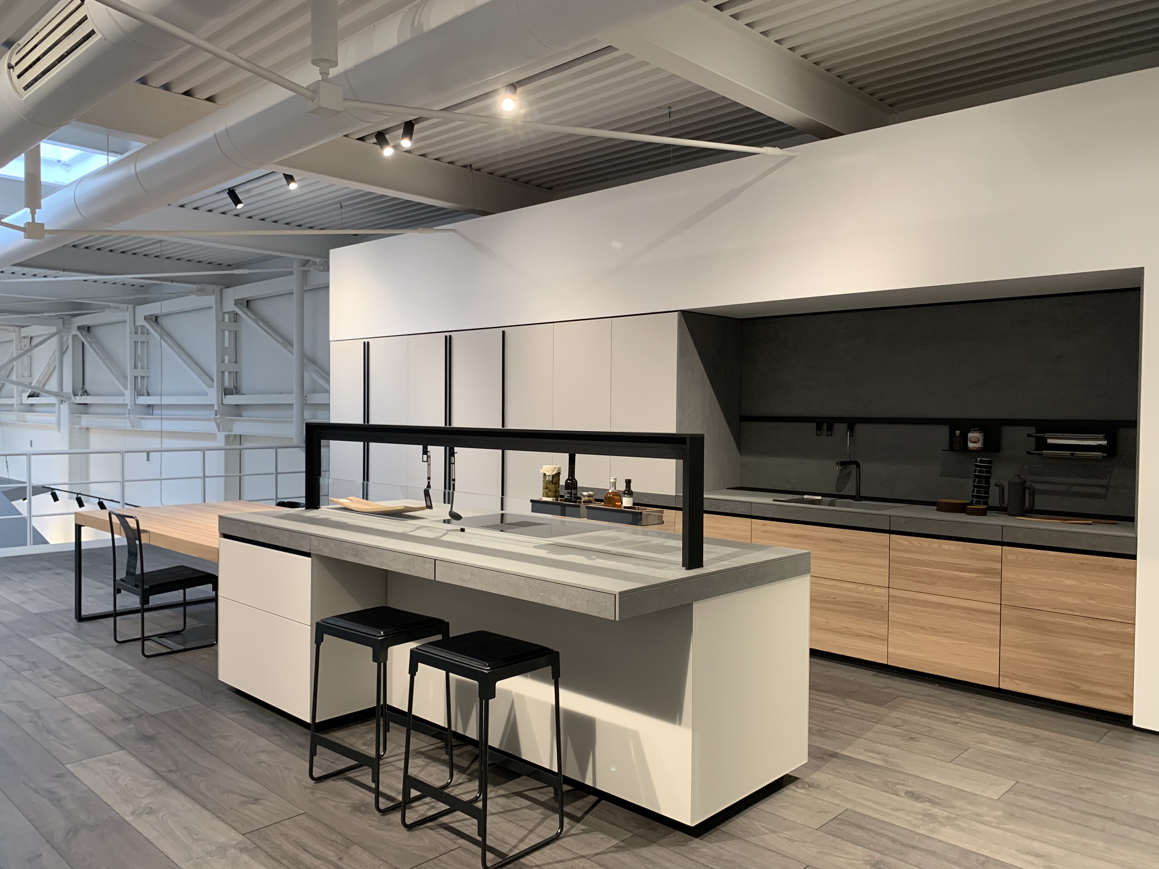 THE BESPOKE KITCHEN thumbnail